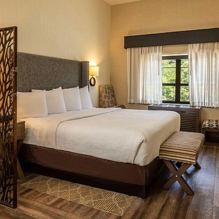 Best Western Plus Franciscan Square Inn & Suites Стюбенвілл Екстер'єр фото