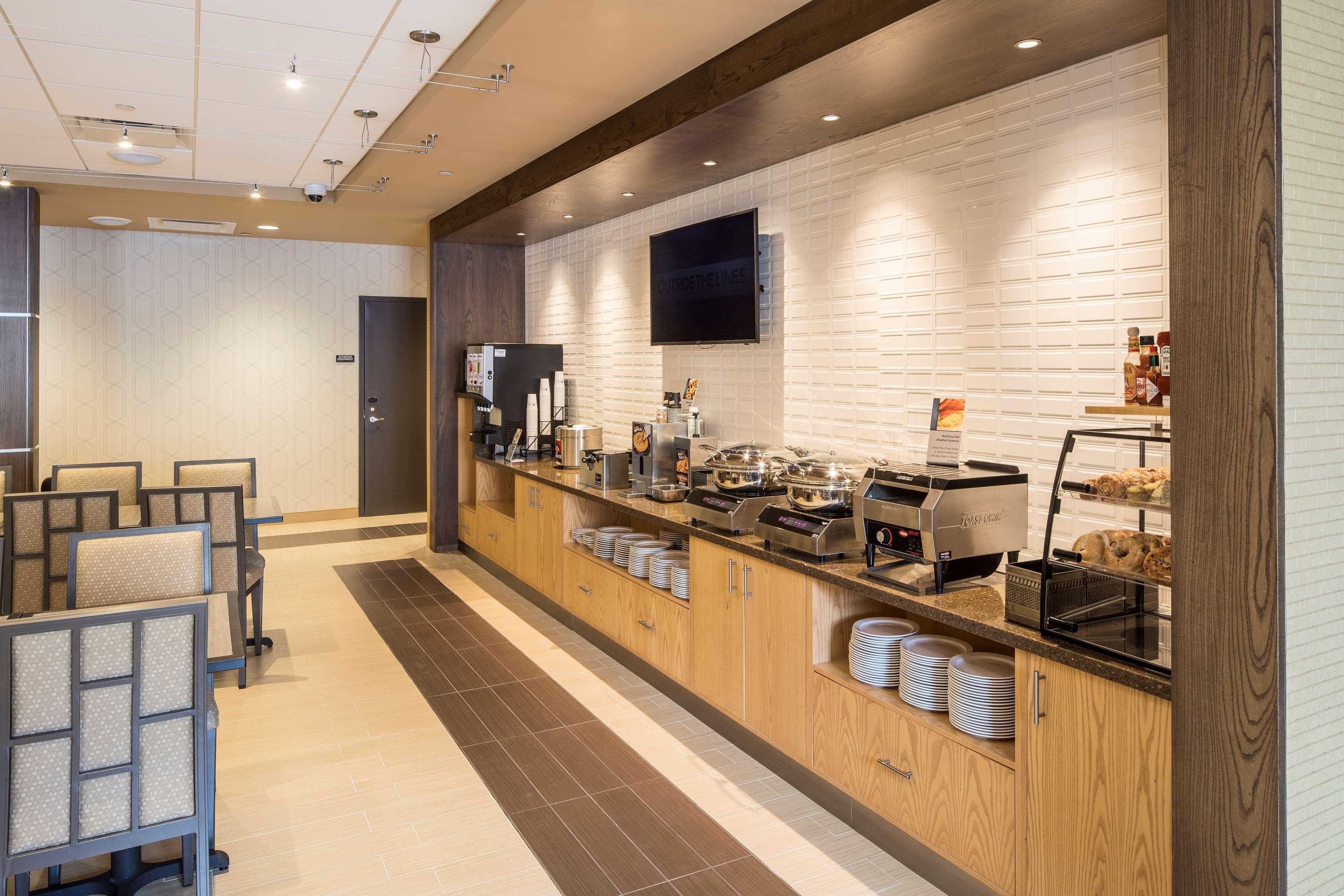 Best Western Plus Franciscan Square Inn & Suites Стюбенвілл Екстер'єр фото