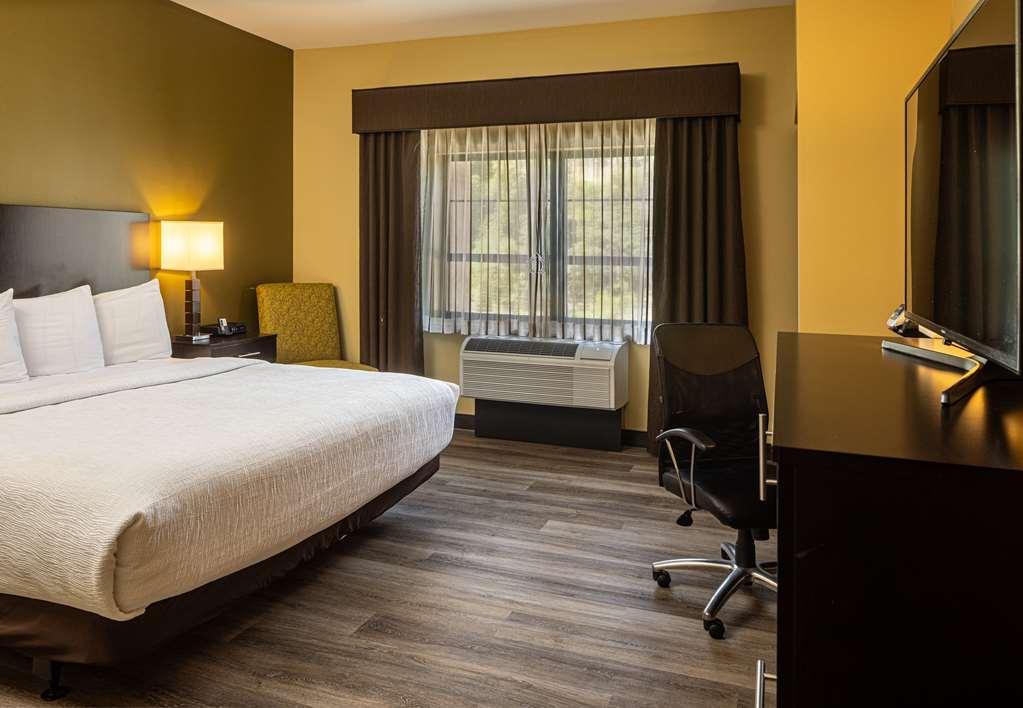Best Western Plus Franciscan Square Inn & Suites Стюбенвілл Номер фото