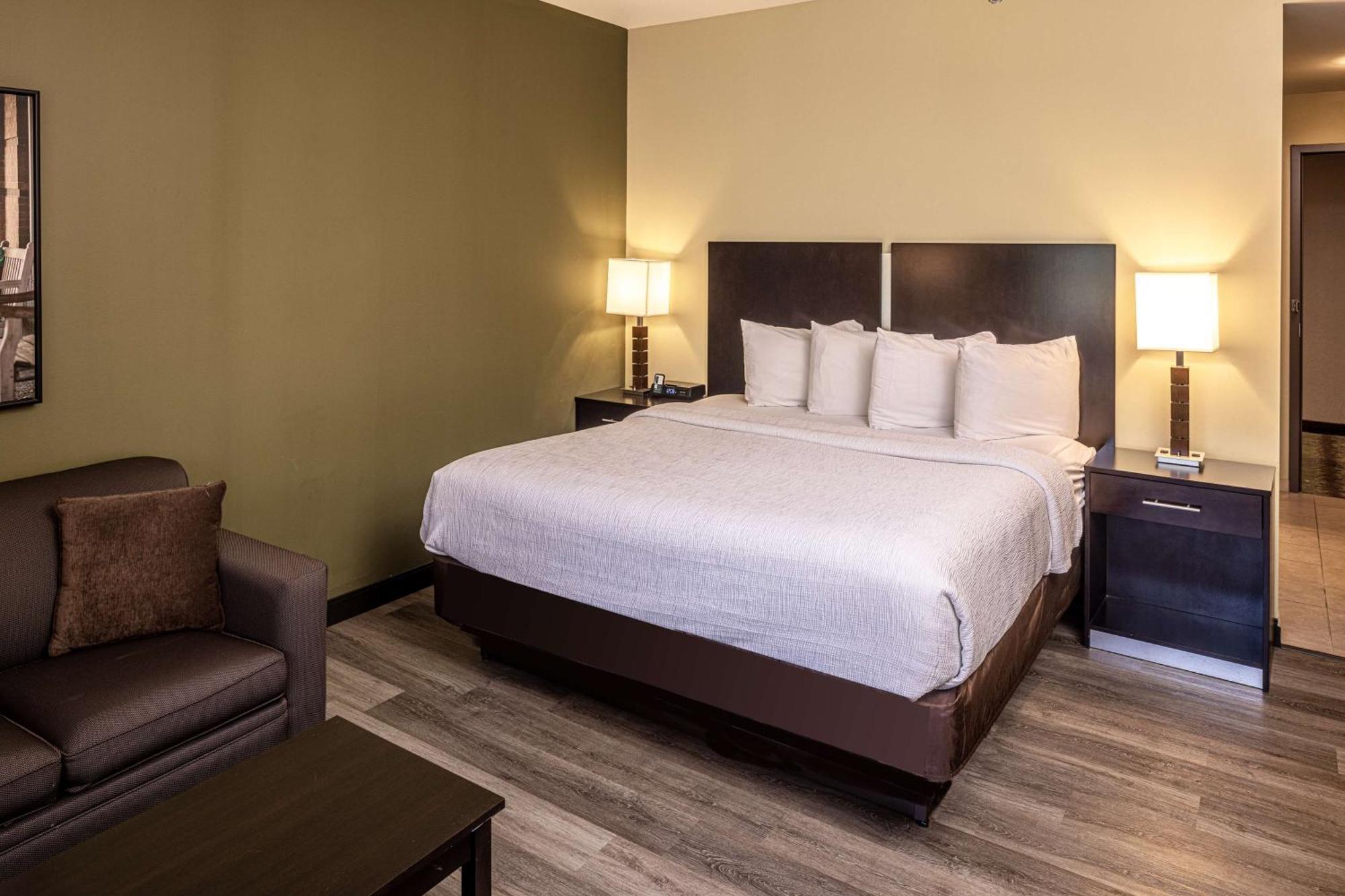 Best Western Plus Franciscan Square Inn & Suites Стюбенвілл Екстер'єр фото