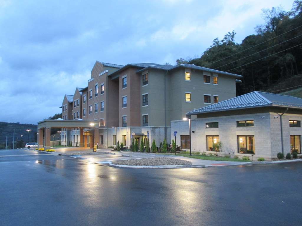 Best Western Plus Franciscan Square Inn & Suites Стюбенвілл Екстер'єр фото