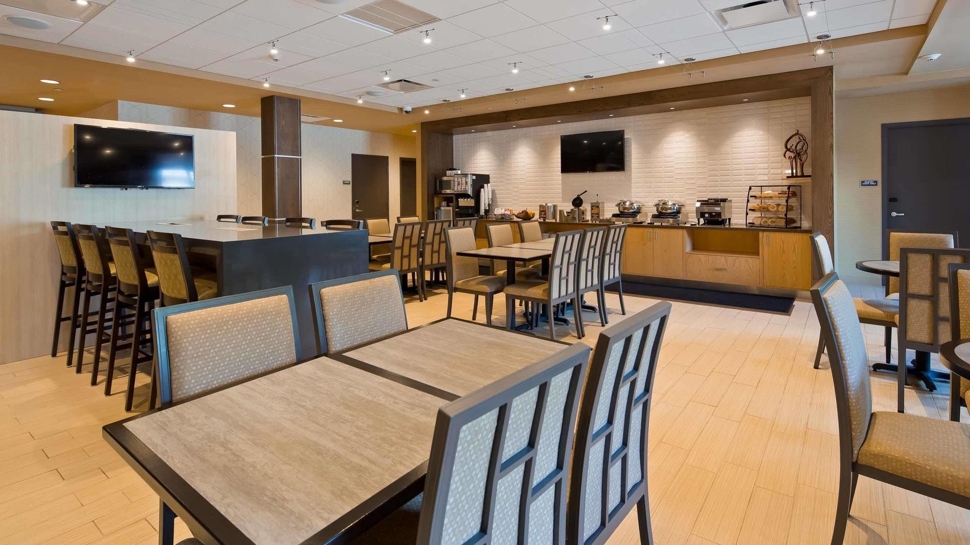 Best Western Plus Franciscan Square Inn & Suites Стюбенвілл Екстер'єр фото